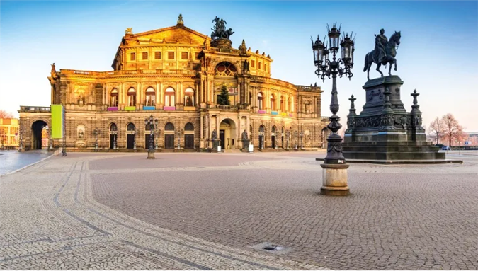 Prague, Dresden and the castles of Bohemia, unique cruise on the Elbe and the wild Moldau